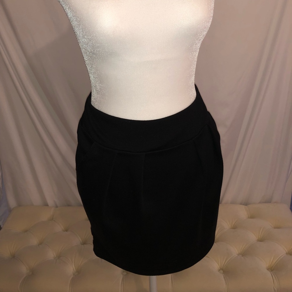 Arden b mini skirt two pockets darted waist L
